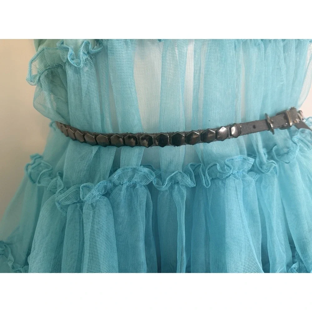 Gap Black Leather Skinny Belt With Gun Metal Colored Adornment Fits 33-37
